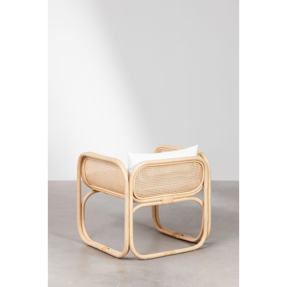 Fotel rattanowy z plecionką wiedeńską i poduchami