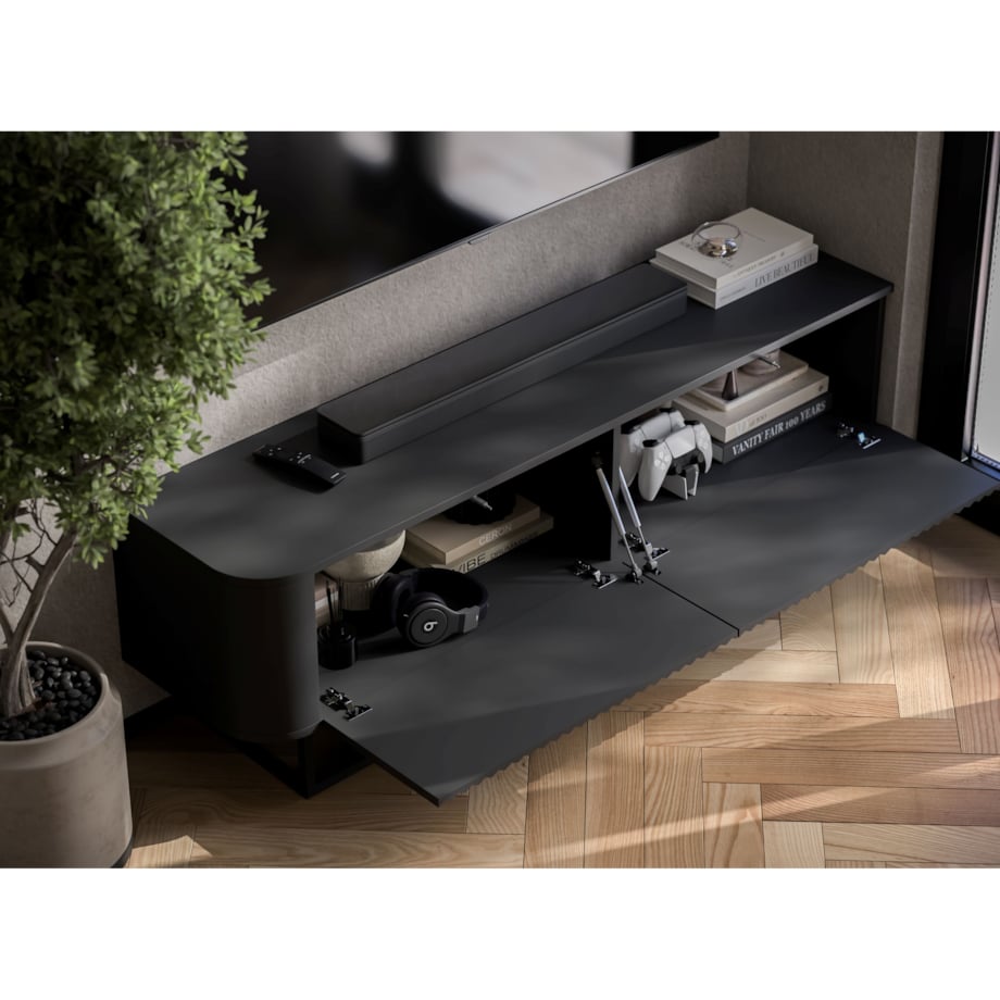 Narożna Szafka RTV Glamour Czarny Mat Komoda RTV Ryflowane Fronty Stelaż Metalowy Czarny 140 cm
