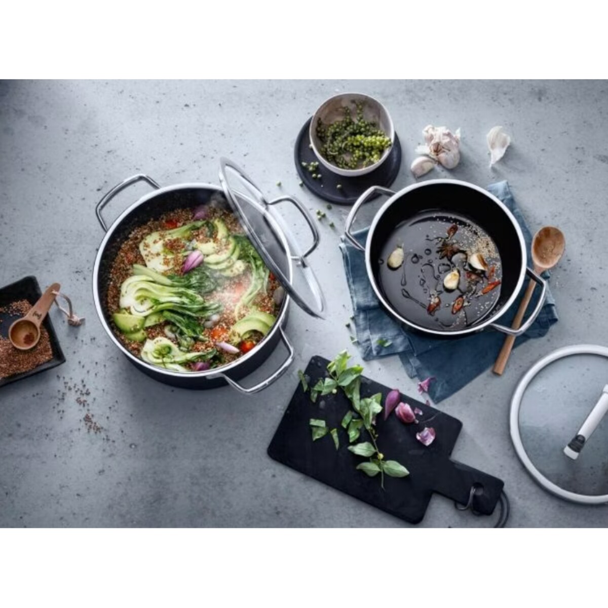 Garnek z pokrywką kolor różowego kwarcu Fusiontec Mineral, 24 cm, WMF