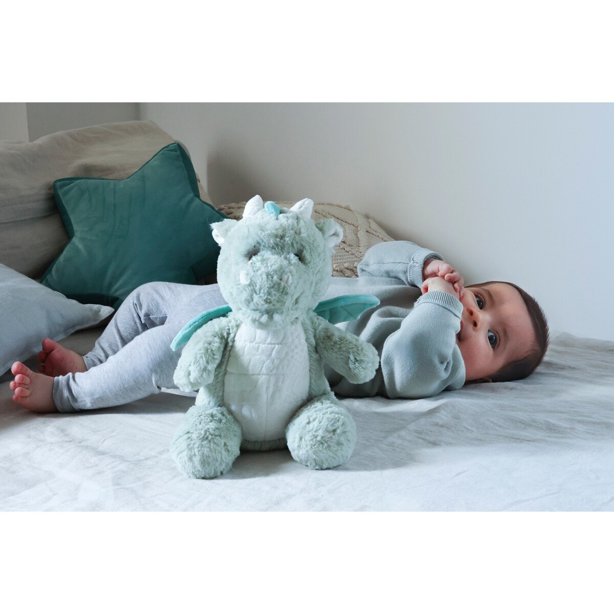 Szumiący smok z czujnikiem ruchu i pozytywką - Cloud b® LoveLight Buddies Drake the Dragon™