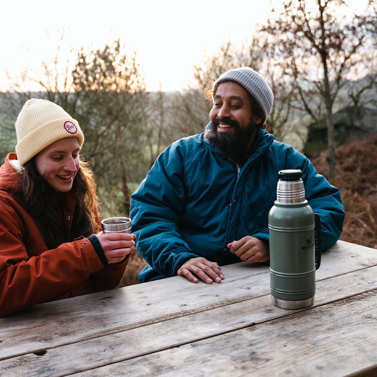 Termos THE ARTISAN 1,4 l - HAMMERTONE GREEN / Stanley