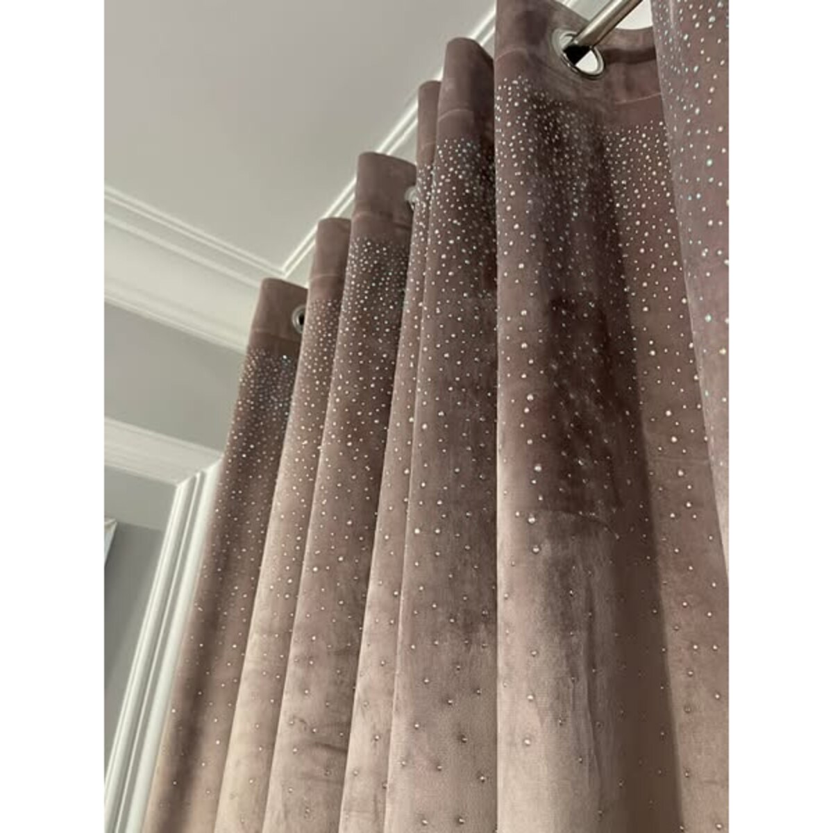 Zasłona welurowa "metor" z błyszczącą aplikacją od góry 140x250 cm przelotki | beż