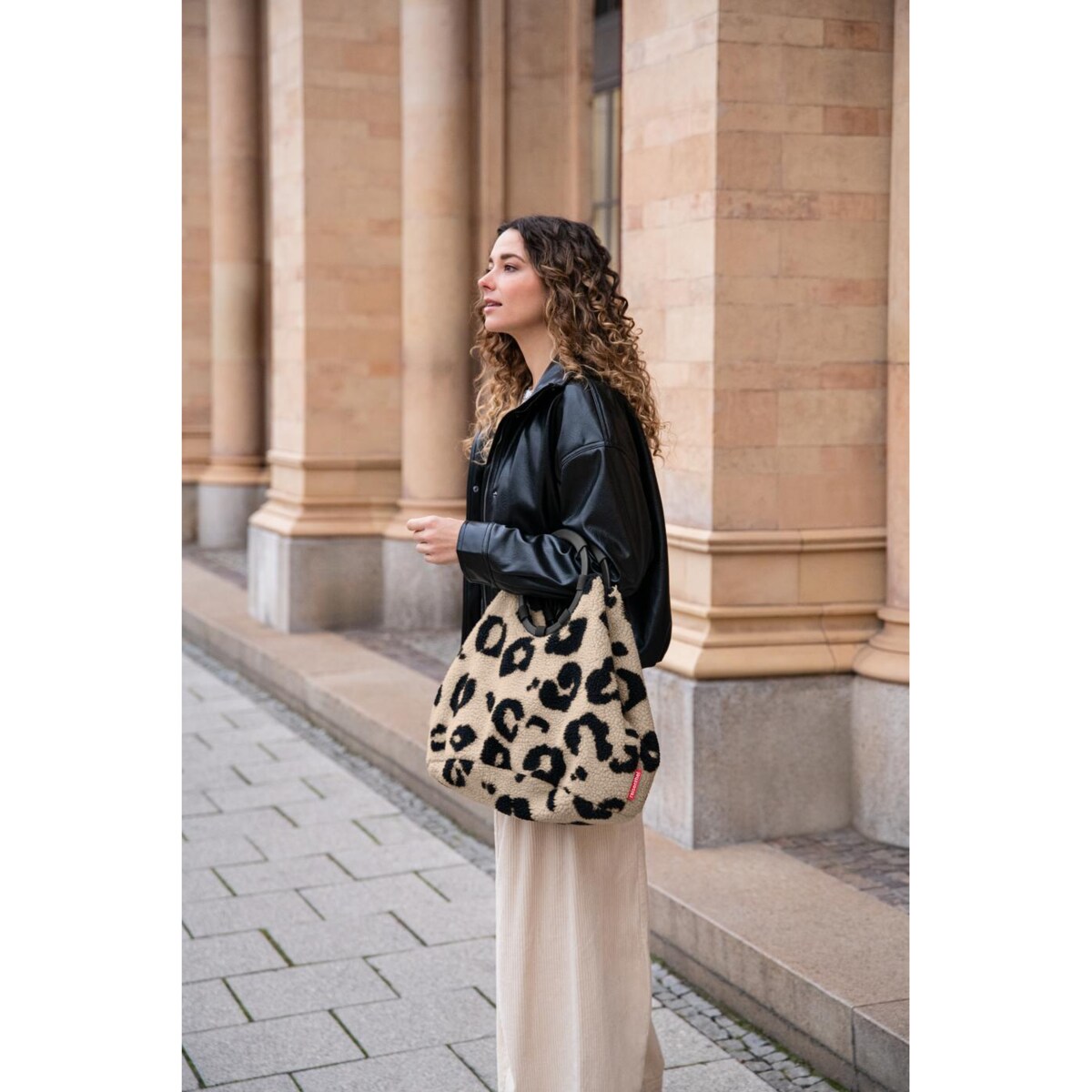 Torba LOOPBAG HOBO, teddy leo cream