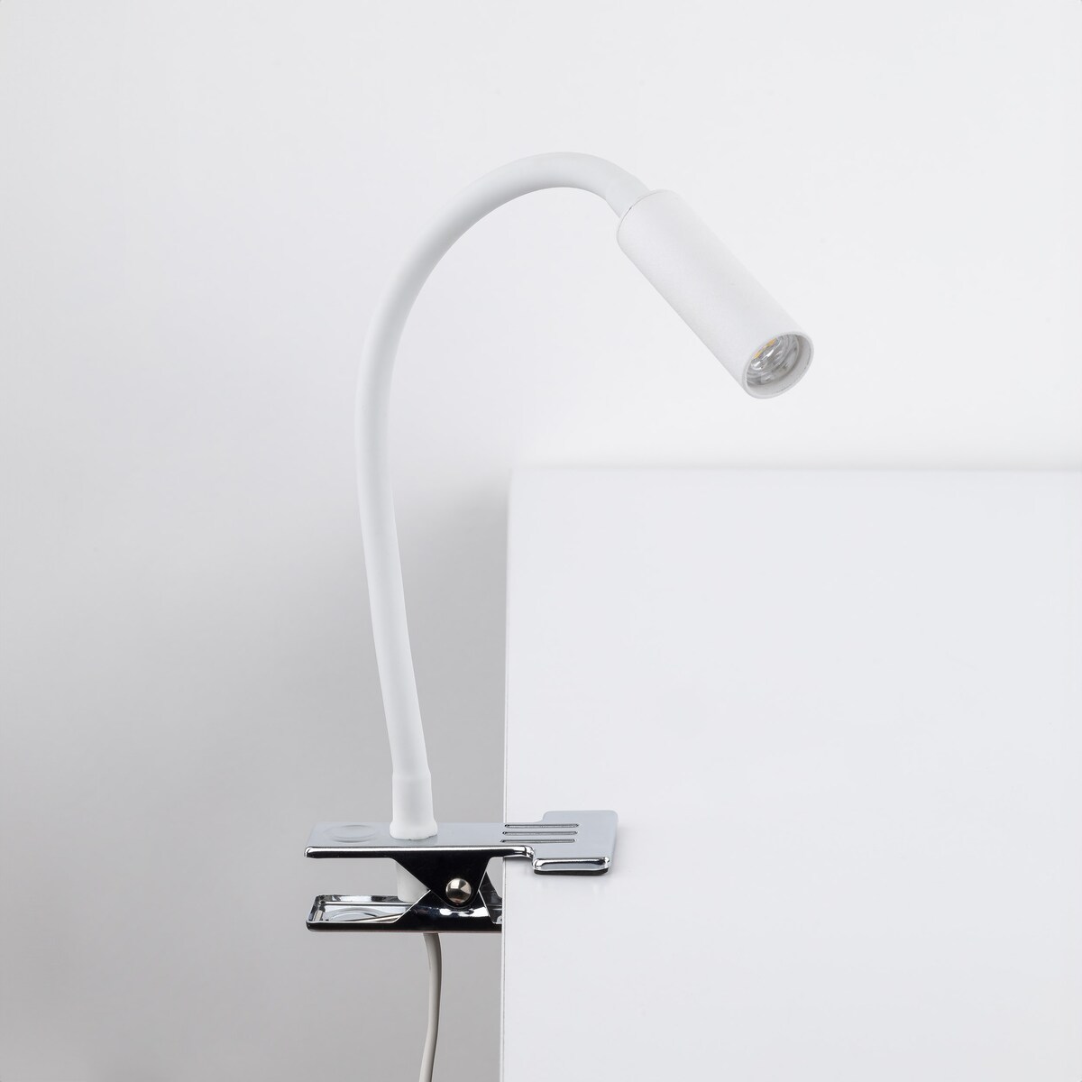 Lampa biurkowa na klips TK Lighting LAGOS WHITE biała/chrom G9 6W nowoczesna do biura i pokoju dziecięcego