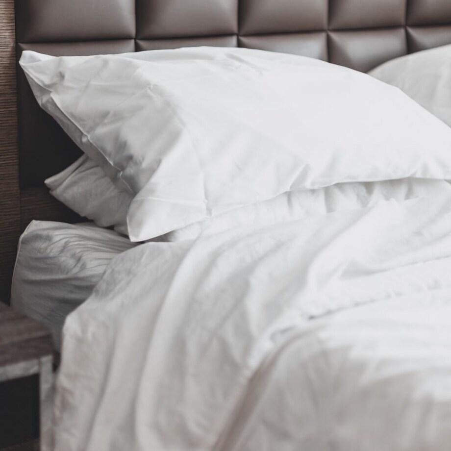 Prześcieradło bawełniane hotelowe białe 160x220 GŁADKIE