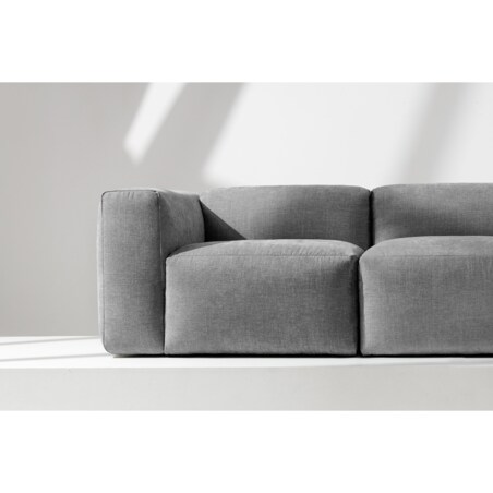 KONSIMO BUFFO 3-osobowa sofa z wyjątkowo miękkim i wygodnym siedziskiem, kolor jasny popielaty