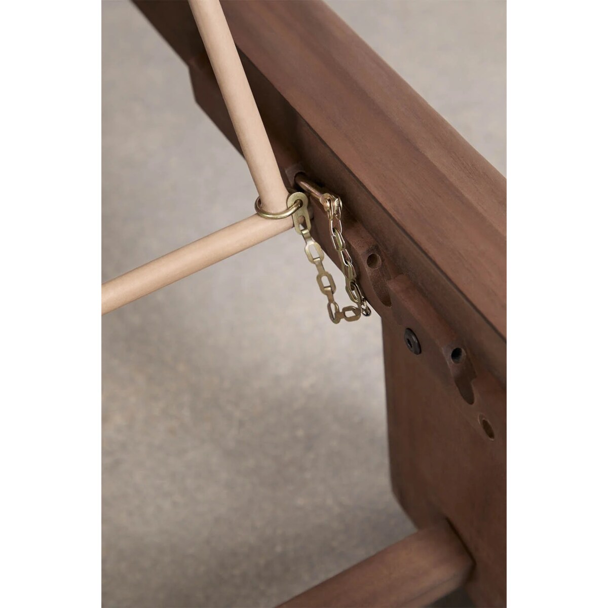 Leżak rozkładany z drewna akacjowego Uleno, ciemny