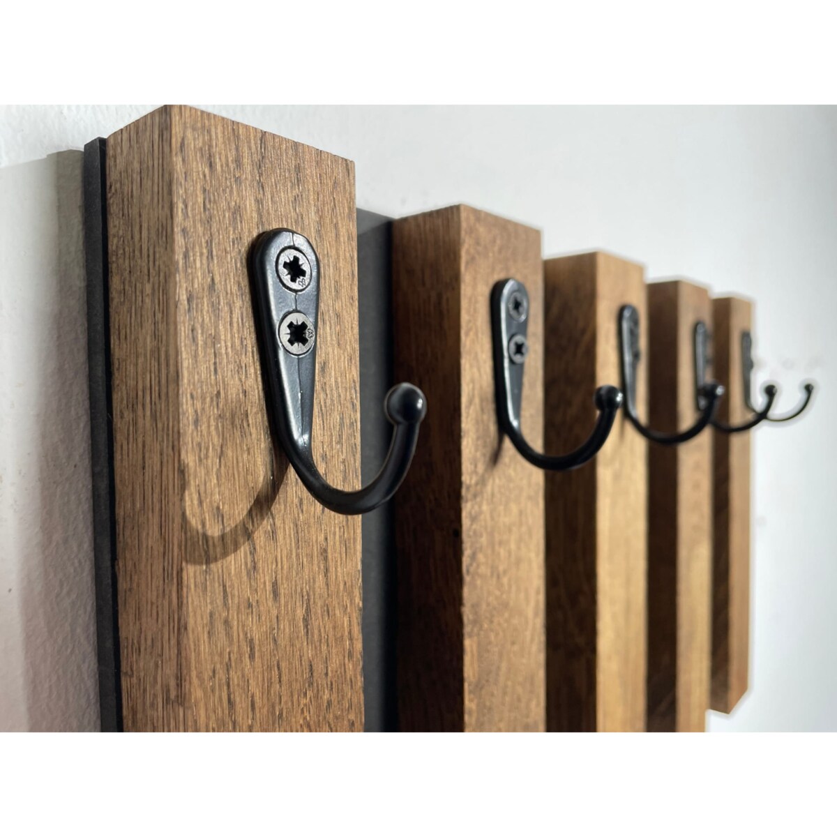 Drewniany wieszak na klucze Lamele 30cm brązowy