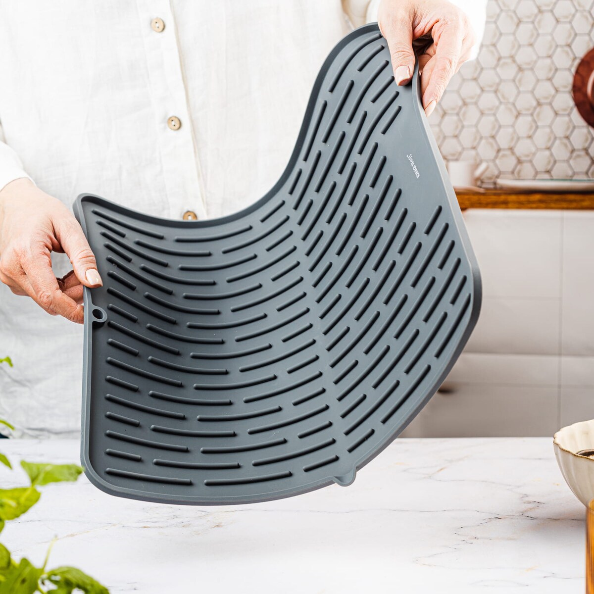 Mata do suszenia naczyń silikonowa 42x33cm szara KINGHOFF