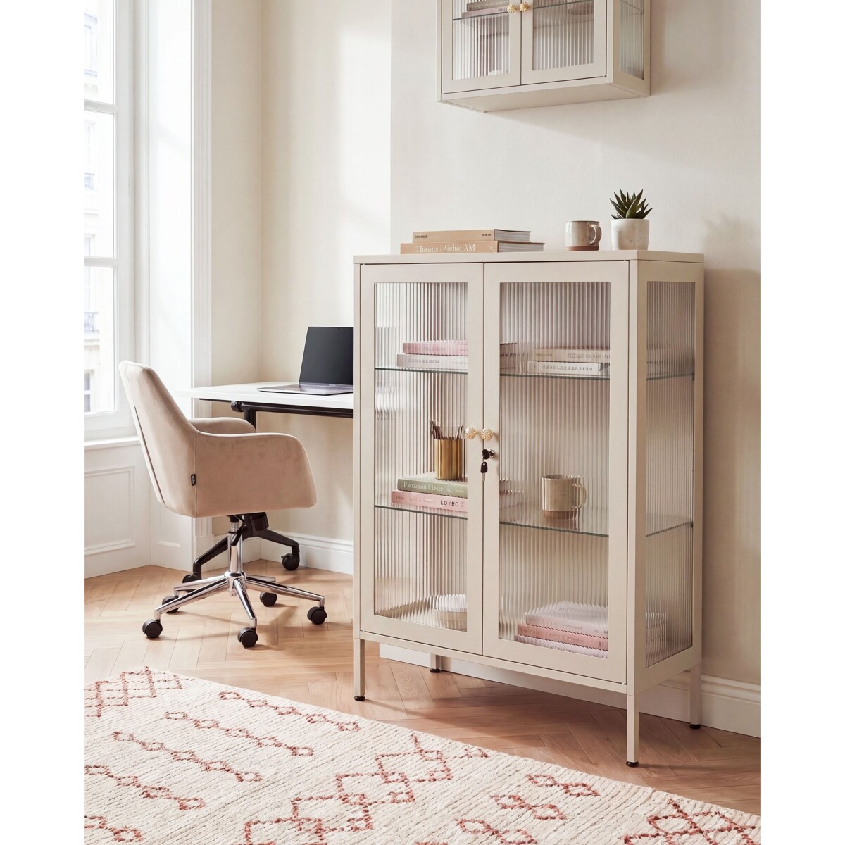 Witryna ze szklaną gablotą HARLYN 90 cm Metal Beżowy