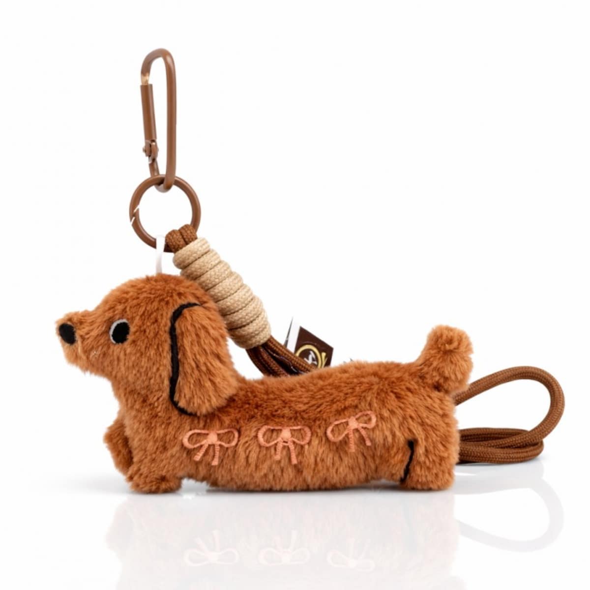 Brelok do kluczy pluszowa puchaty piesek z kokardkami BRL400