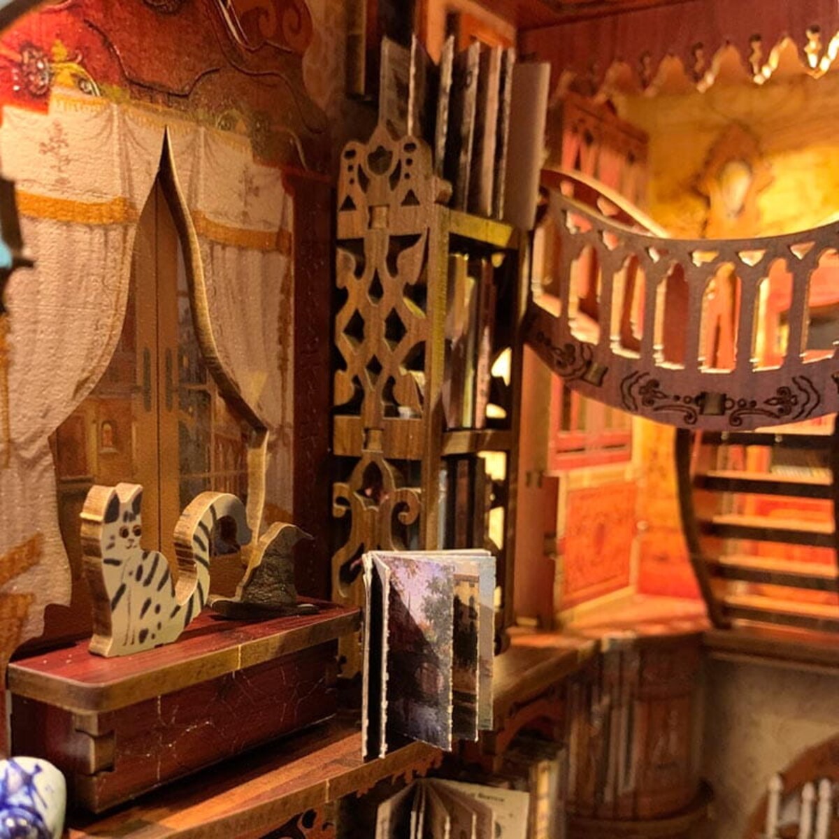 Miniaturowy domek Book Nook - Dziedzictwo czarodziejów - Joincon