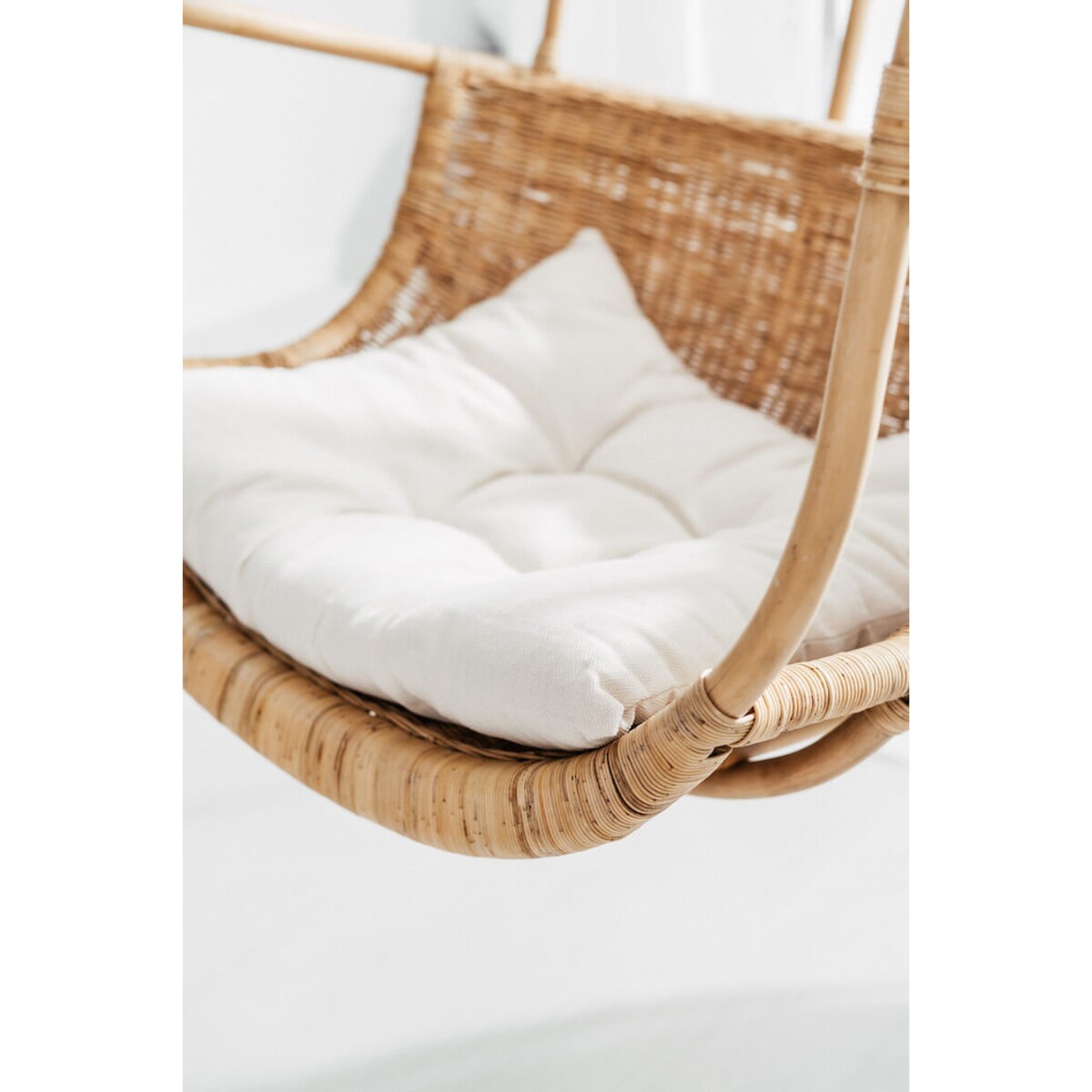 FOTEL WISZĄCY RATTANOWY LEIA NATURALNA