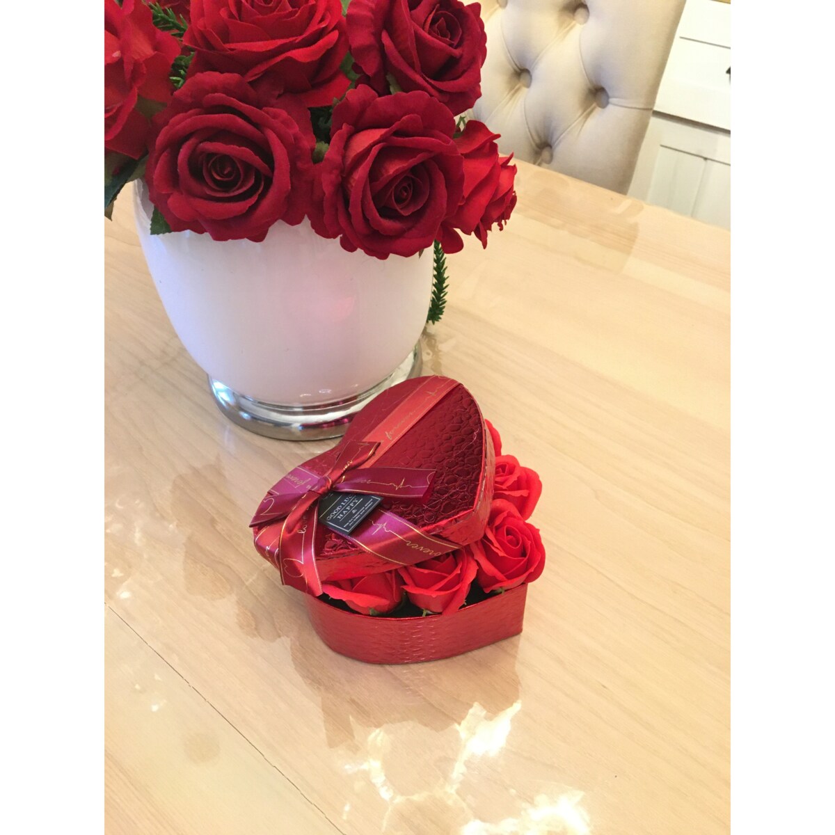 WALENTYNKI UPOMINEK dla KOBIET UKOCHANEJ flower box MYDLANE pachnące kwiaty