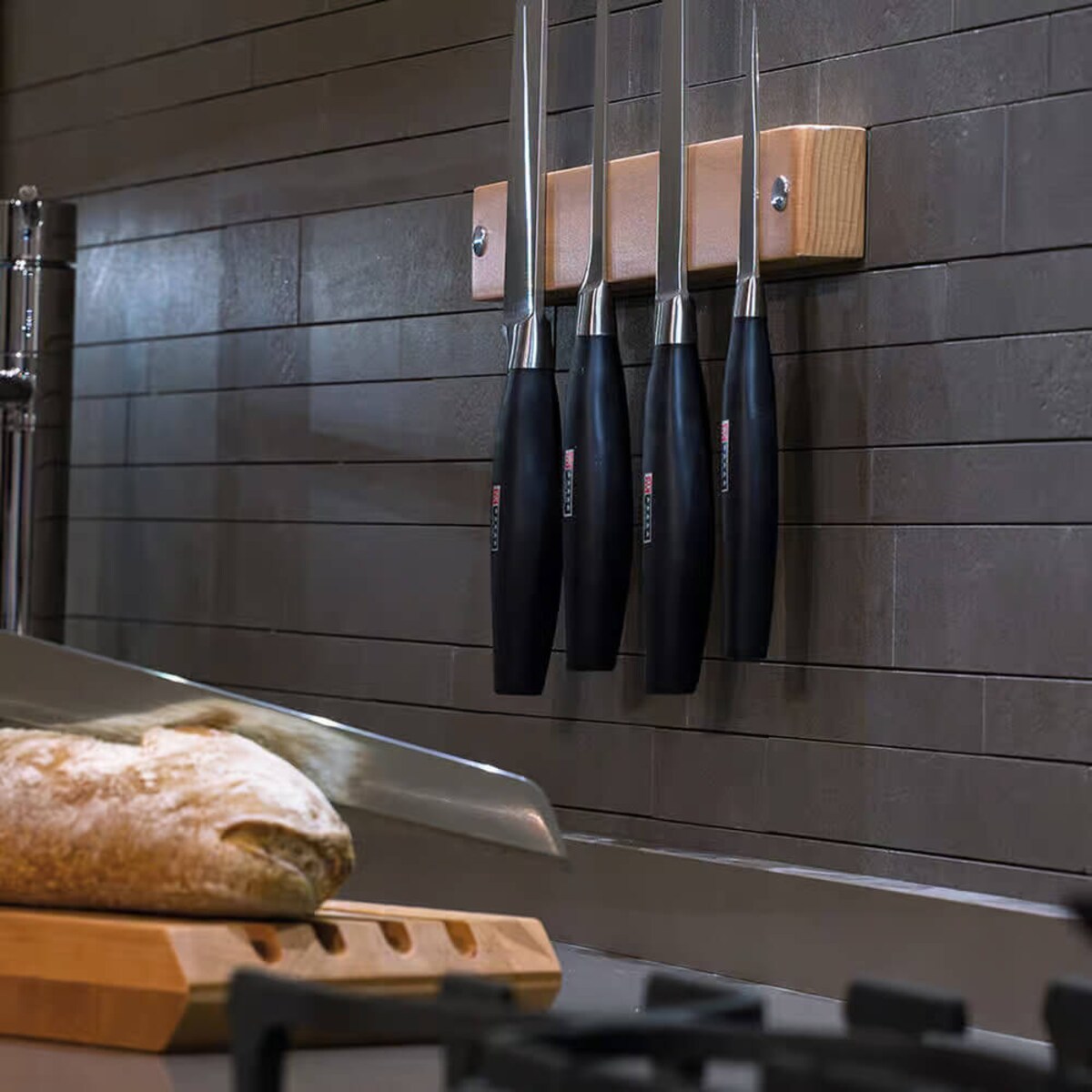 Magnetyczna listwa na noże z drewna bukowego Artelegno - 50 cm