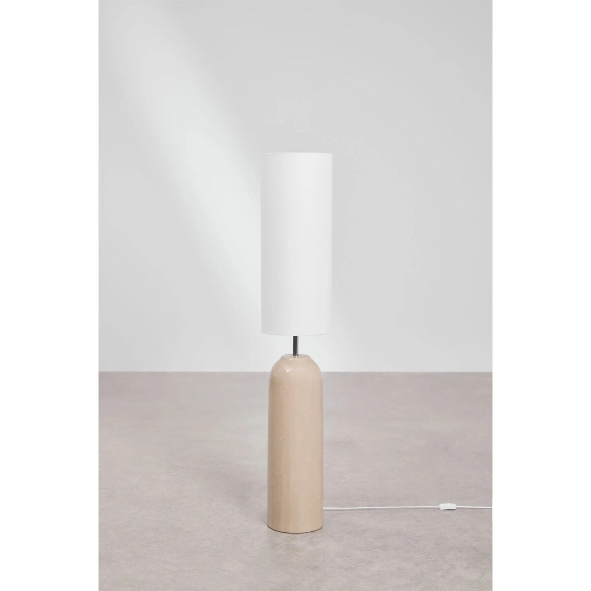 Lampa podłogowa z ceramiki i lnu Canela kremowa