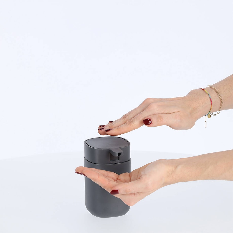 Plastikowy dozownik na mydło, 7.3 x 9.4 x 12.2 cm