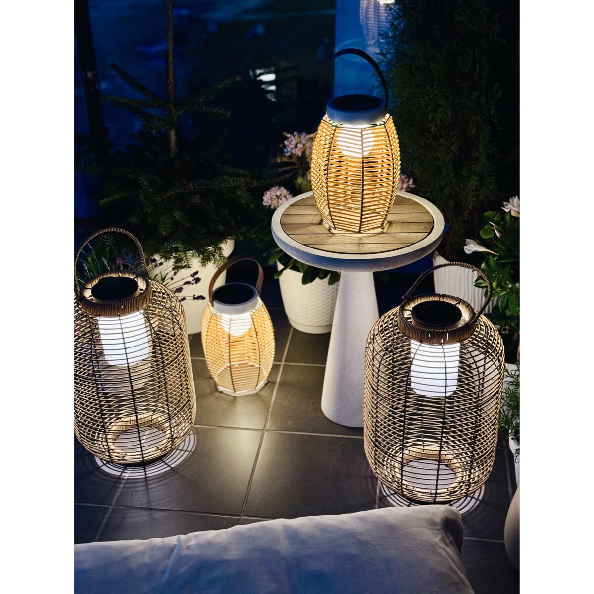 Lampa solarna LED 30 cm stojąca do ogrodu