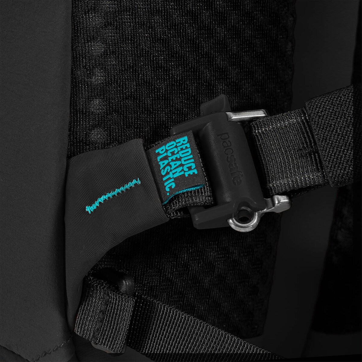 Plecak miejski antykradzieżowy 18l Pacsafe ECO - czarny, z econylu