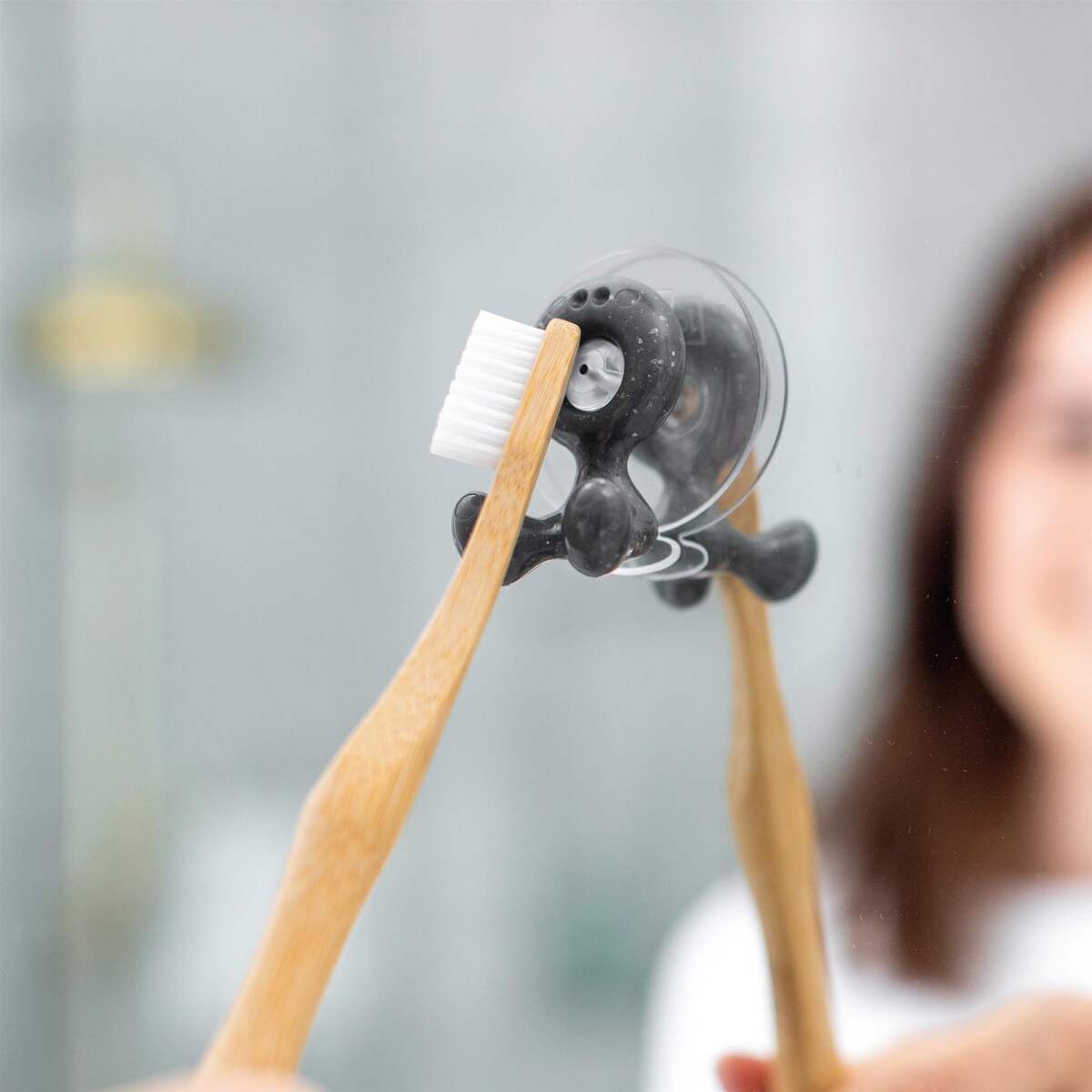 Uchwyt na szczoteczki TOMMY, mocowany na przyssawkę, KOZIOL