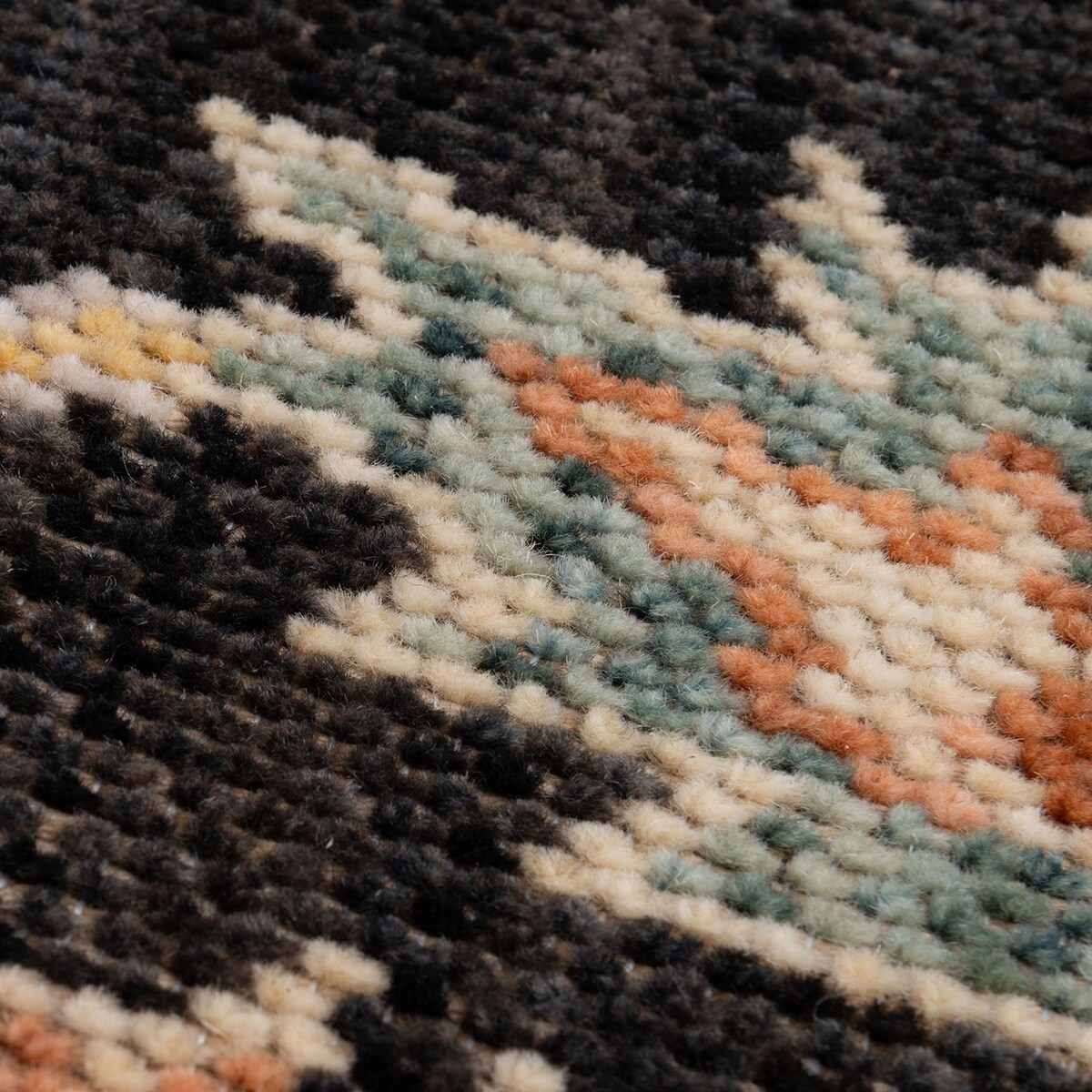 Dywan Wełniany Royal Wool 120x168 cm z frędzlami kwiaty czarny