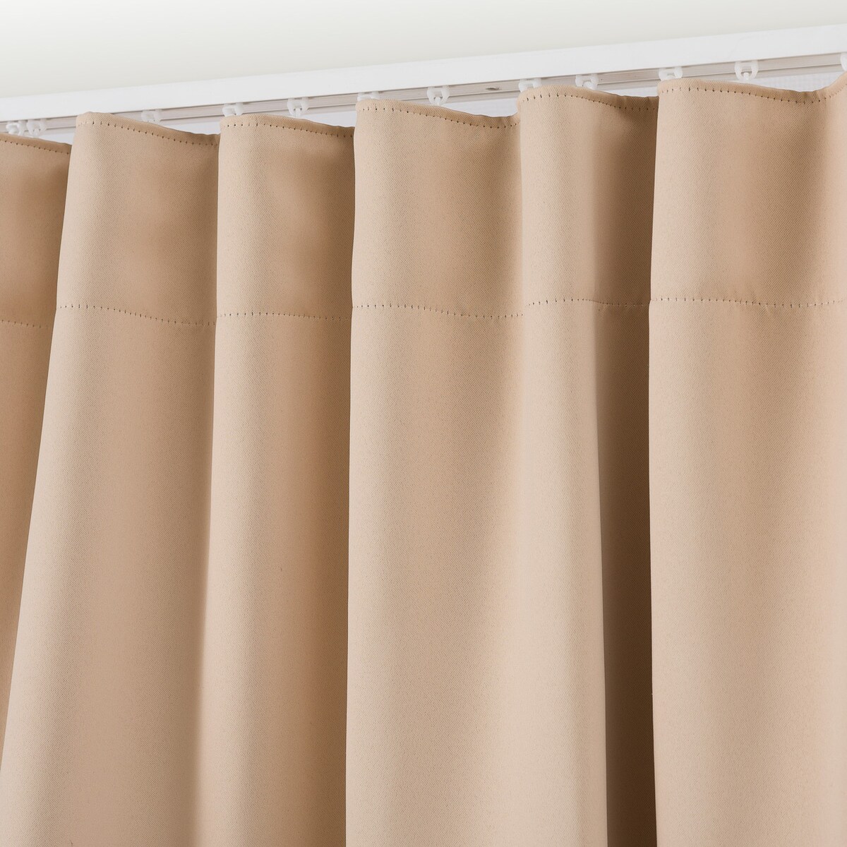 Zasłona zaciemniająca na taśmie marszczącej kremowy beż 140 x 280cm 1 szt. 140x280 beżowy
