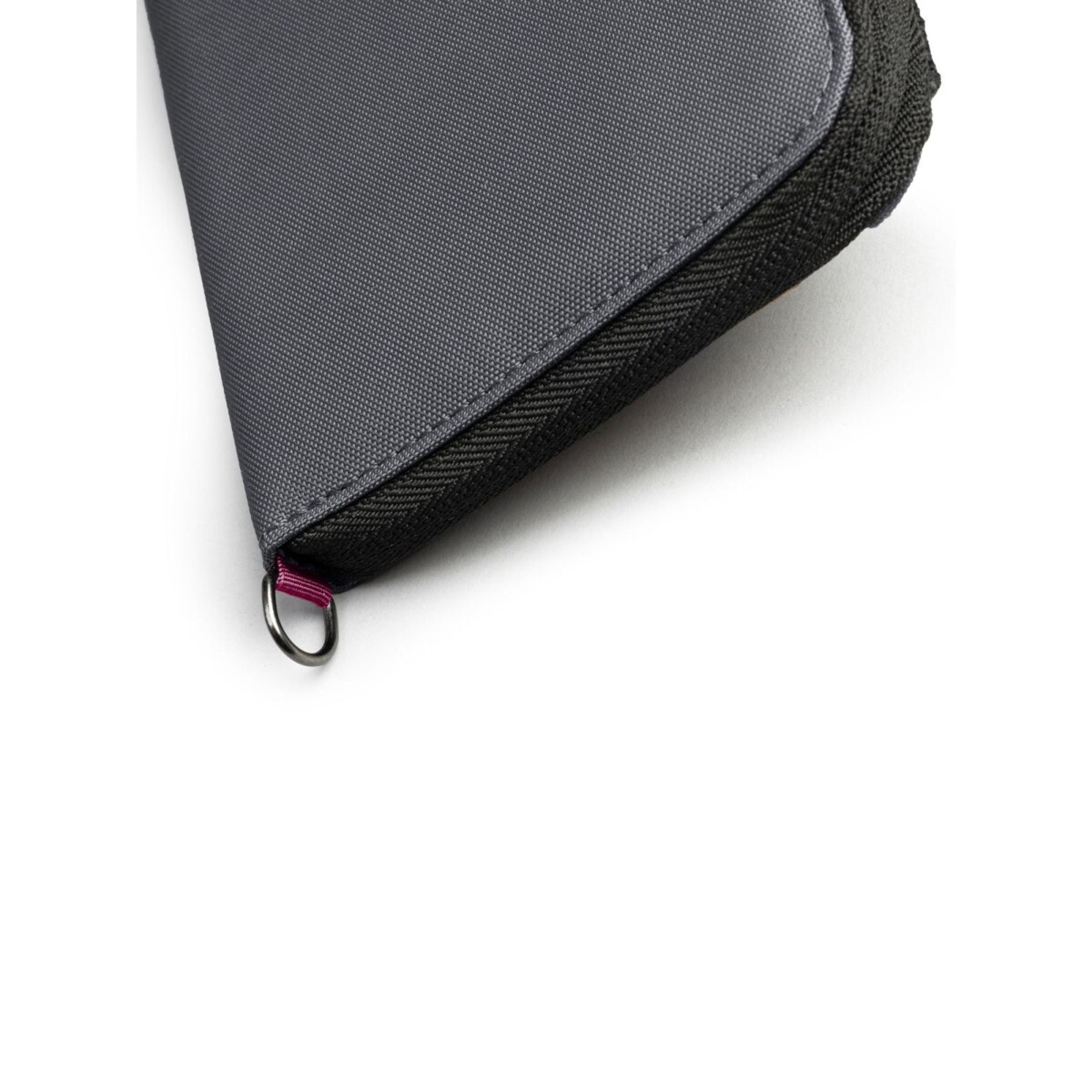 Portfel męski antykradzieżowy z recyklingu Pacsafe RFIDsafe - ciemnoszary