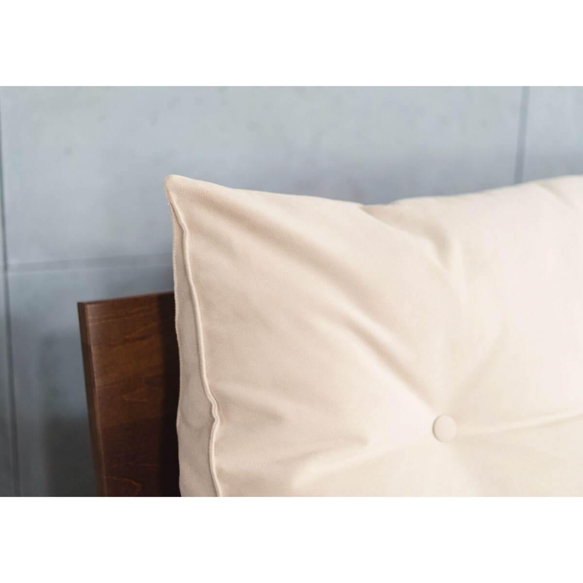 Beżowa Poduszka Dzienna Triangel 200 na zagłówek łóżka