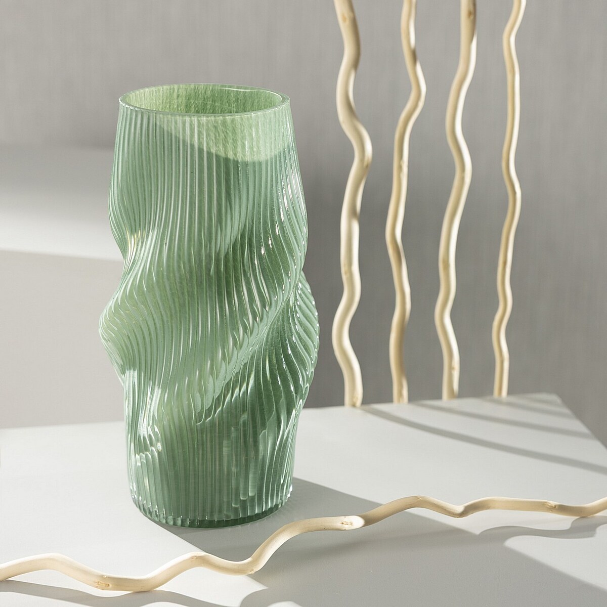 Wazon szklany gnieciony kształt VERESE, 30 cm