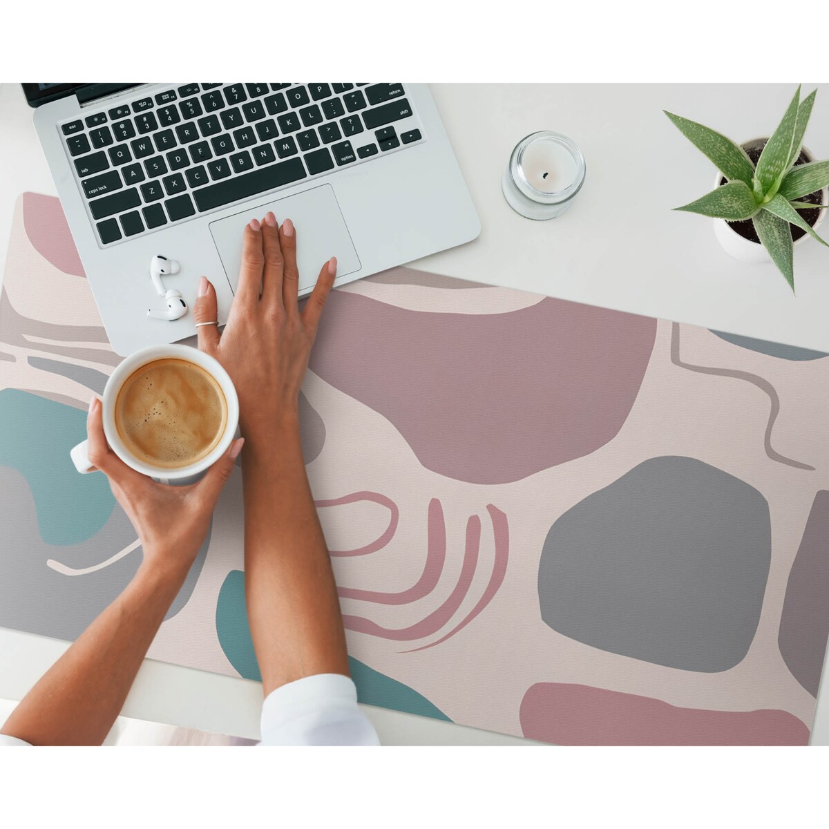 Różowa mata na biurko Abstrakcyjne kształty, 100x50 cm