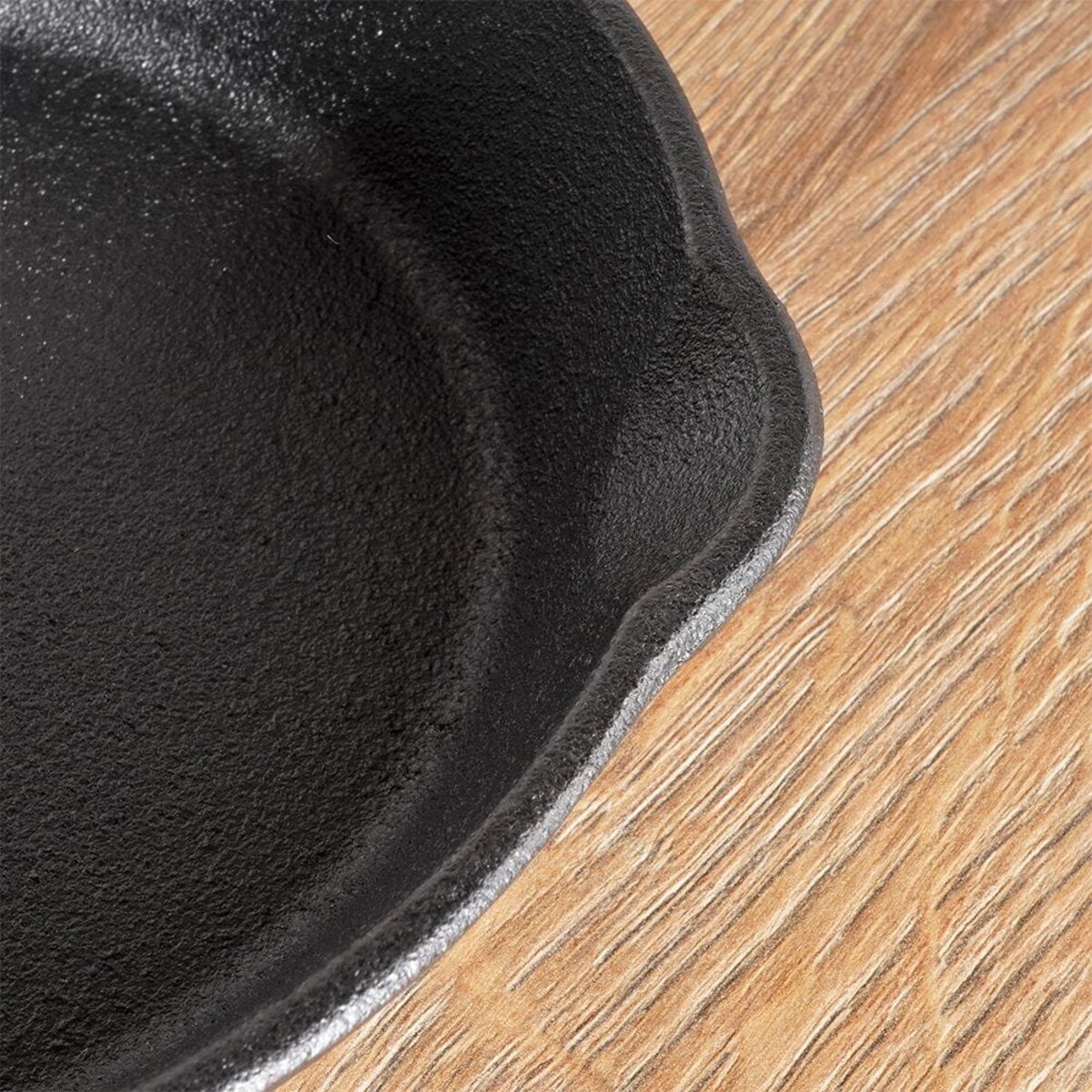 Patelnia Żeliwna Okrągła Talerz Żeliwny na Kuchenke Grill Ognisko 16 cm