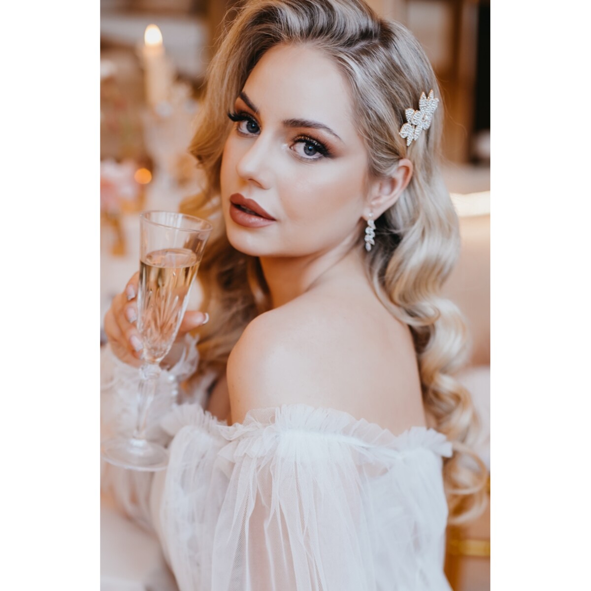 Grzebyk ślubny wysadzany cyrkoniami z motywem listków złoty