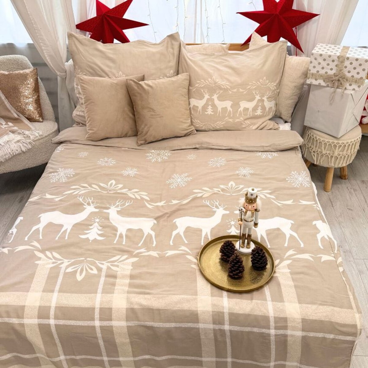 Pościel bawełniana świąteczna 160x200 BEŻOWO-BIAŁA Z RENIFERAMI I ŚNIEŻYNKAMI