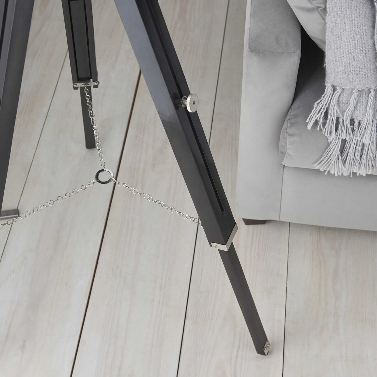 Industrialna lampa podłogowa Nautical EH-NAUTICAL-FL Endon statyw nikiel czarny