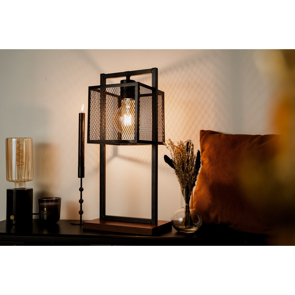 Czarny świecznik, metalowy, 19 cm