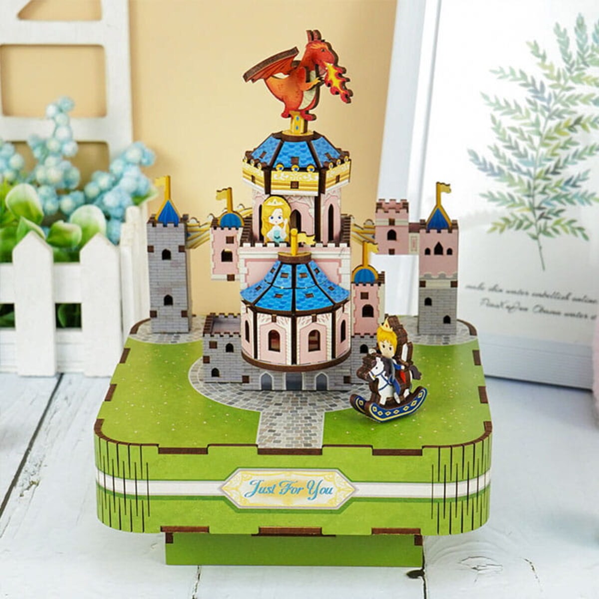 Miniaturowa pozytywka DIY - Zamek przyjaznego smoka