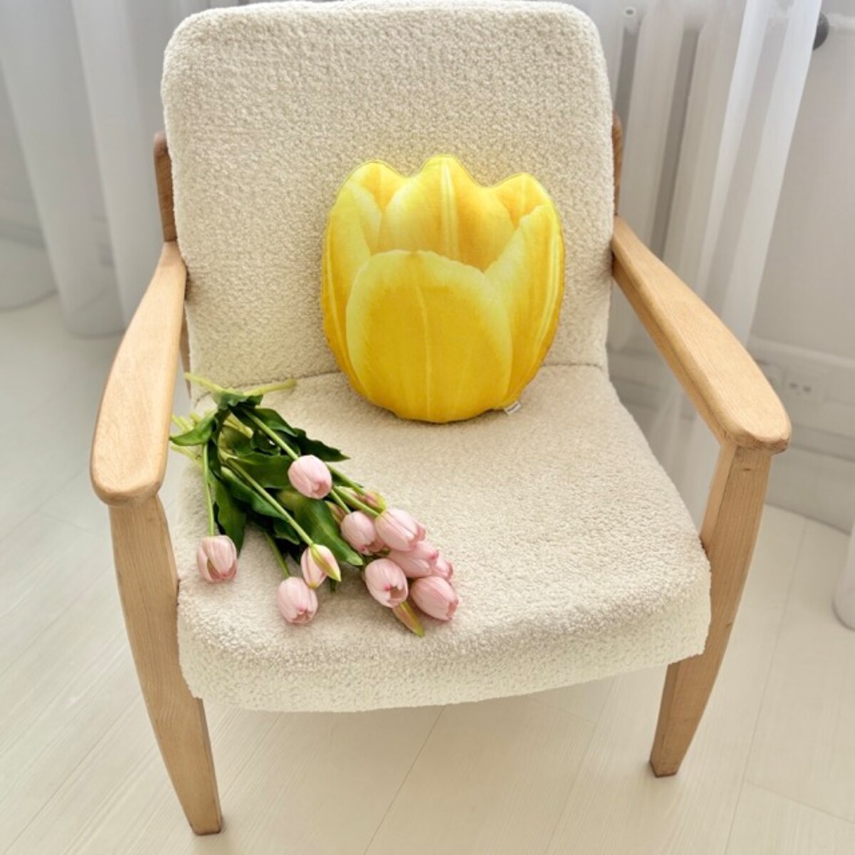 Poduszka kwiat mały żółty Tulipan