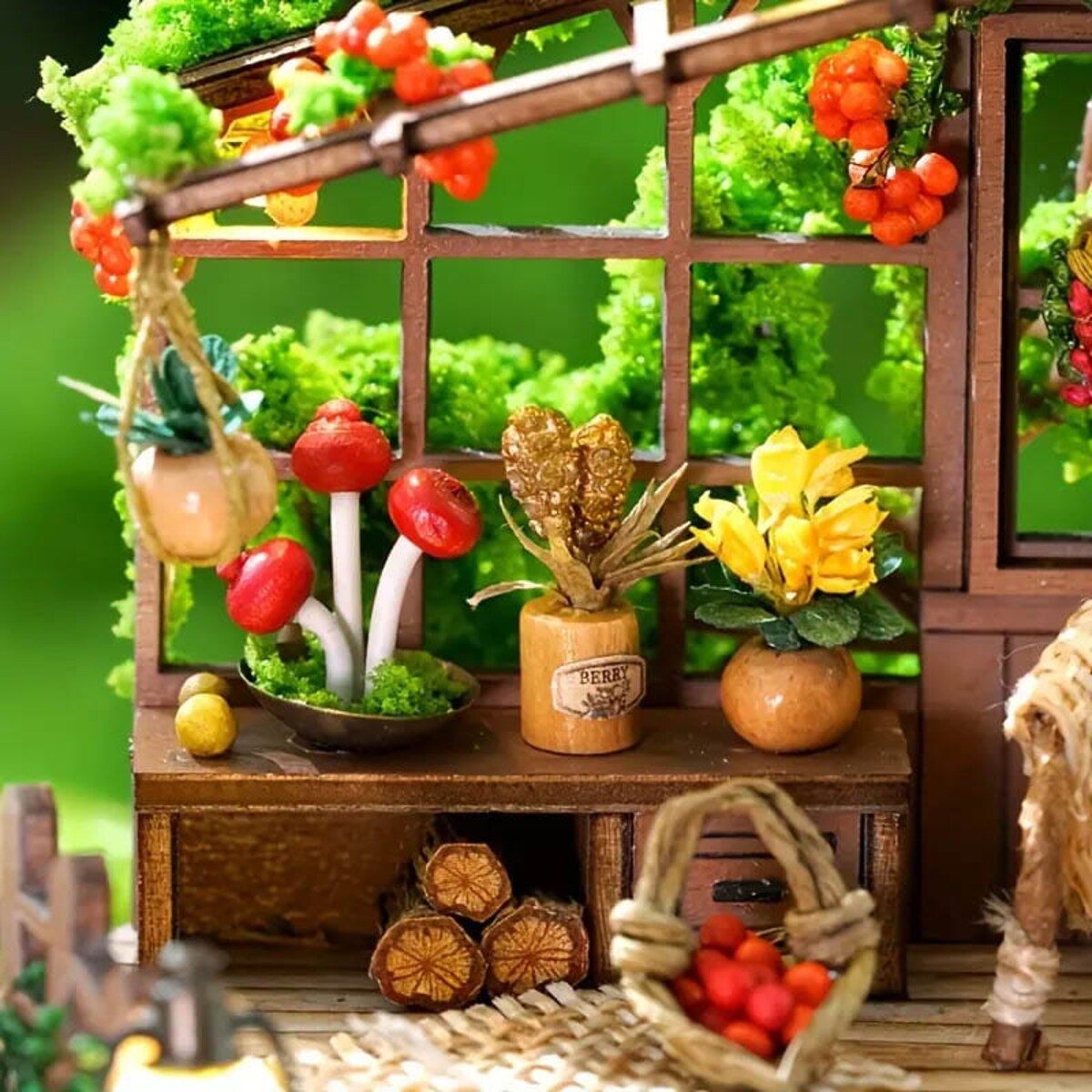 Miniaturowy domek - Październikowy sad