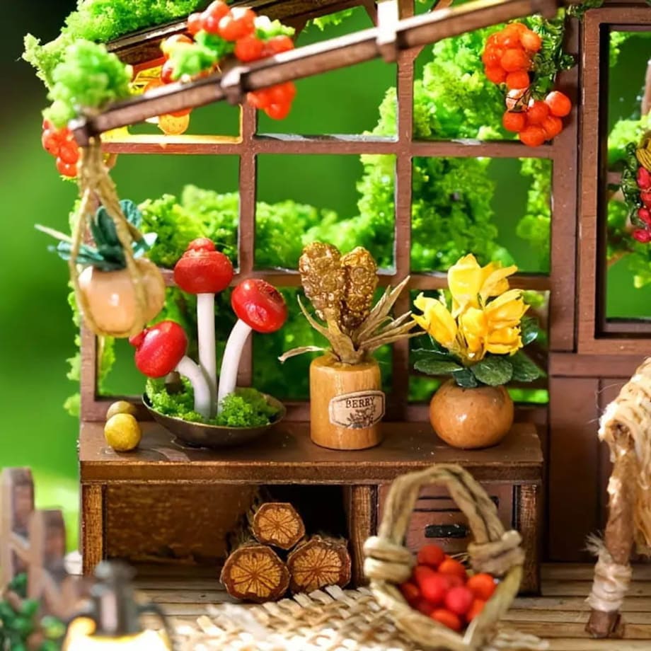 Miniaturowy domek - Październikowy sad