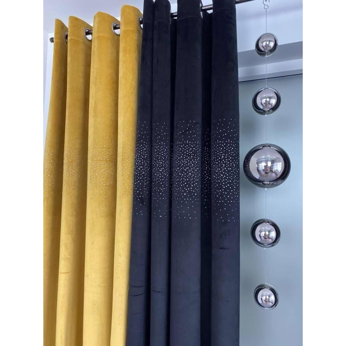 Zasłona welurowa "ALLUMINIUM" 140x250 KRYSZTAŁKI na przelotki granat