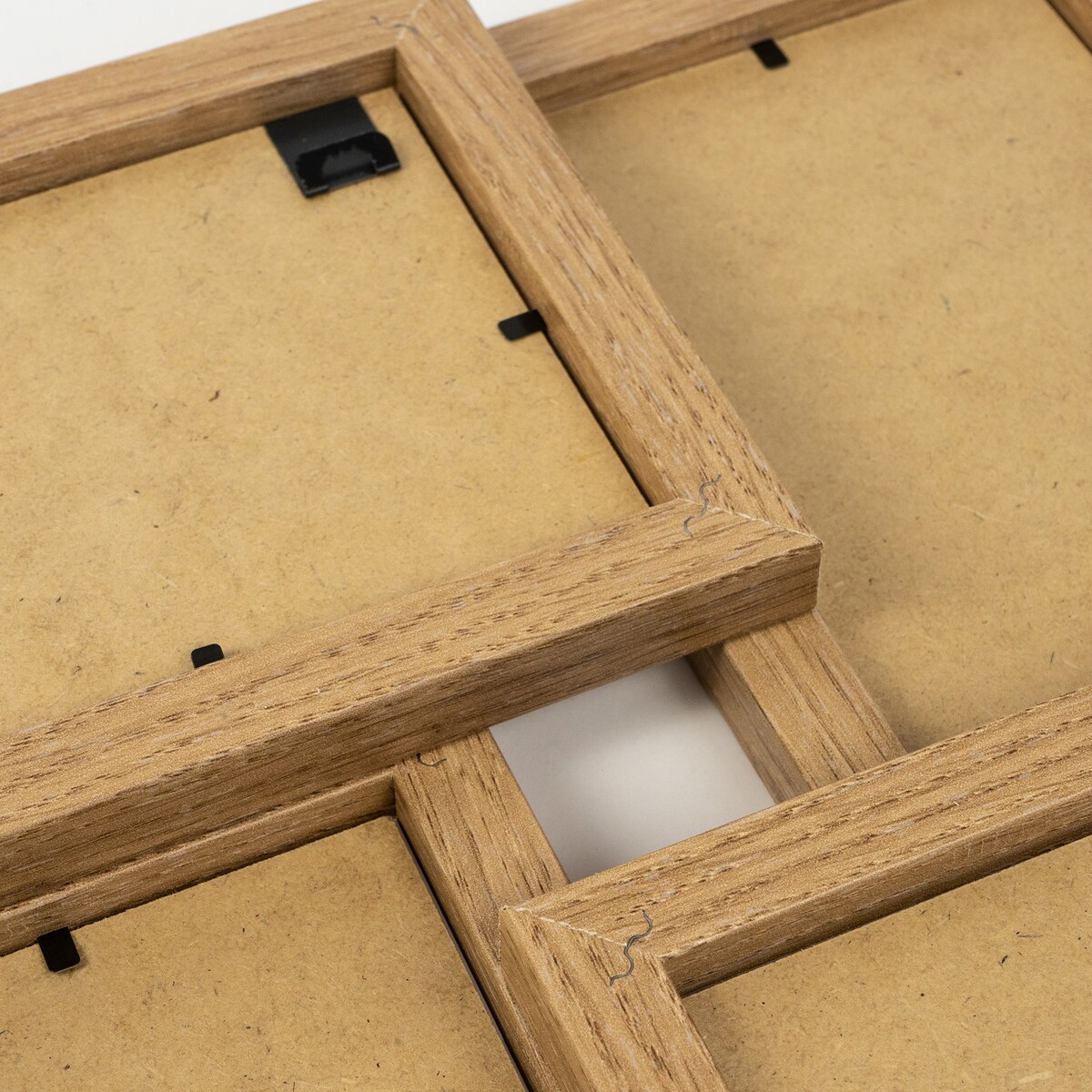 Multirama ramka na zdjęcia. Kolor dębowy multirama na cztery zdjęcia 10x15 cm Ramka na zdjęcia 4 w 1 MULTI HEN 01 FRAMAI