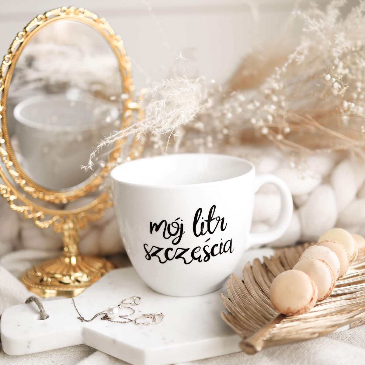 Biały kubek porcelanowy 1 litra - napis mój litr szczęścia na urodziny dla miłośników dużej kawy