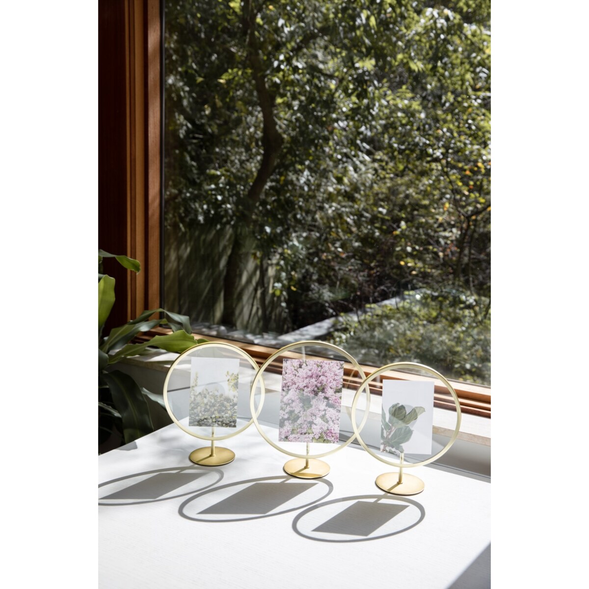 UMBRA ramka na zdjęcia INFINITY okrągła złota