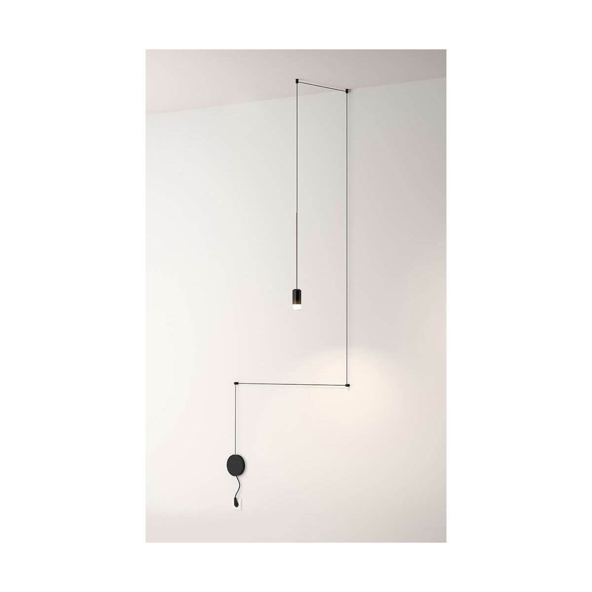 Minimalistyczna lampa ścienna Flusso z podwieszeniem czarna