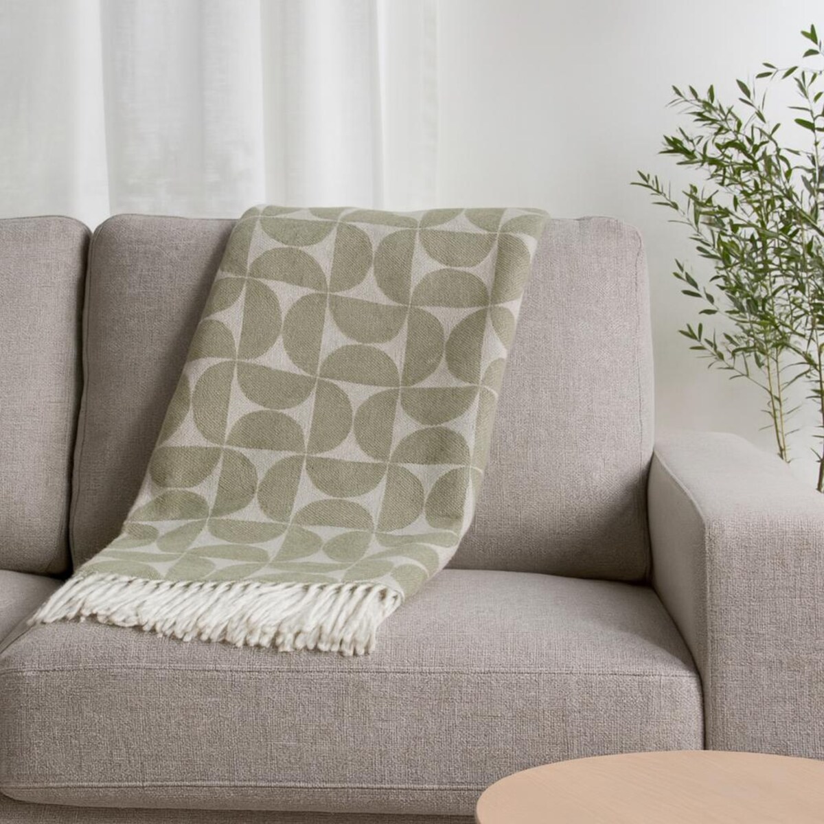 Koc żakardowy z frędzlami MYK, 130 x 160 cm