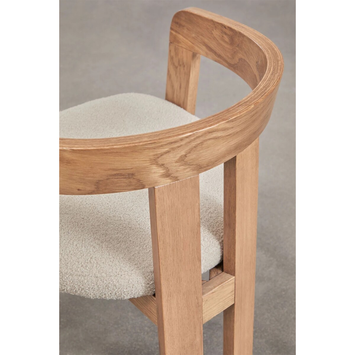 Krzesło z podłokietnikami, jasne drewno, kremowe bouclé, Yvonne