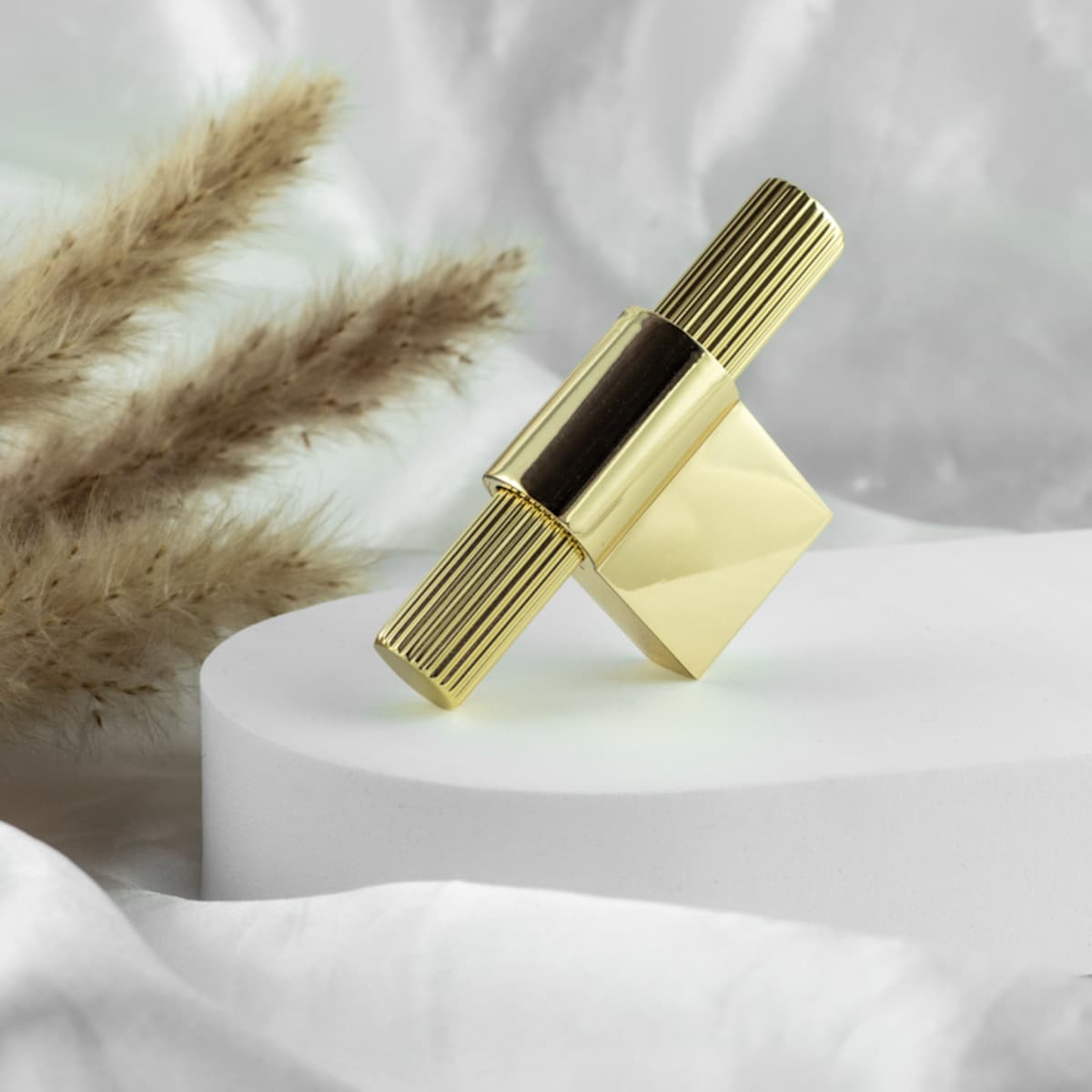 Gałka do mebli złota uchwyt meblowy podłużny połysk 68 mm