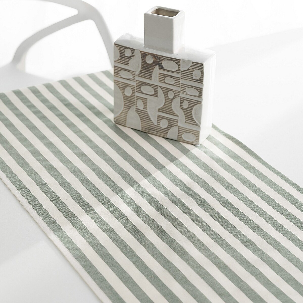 Bieżnik z falbaną 40x160 cm 40x160 zielono-białe pasy (1,5cm)