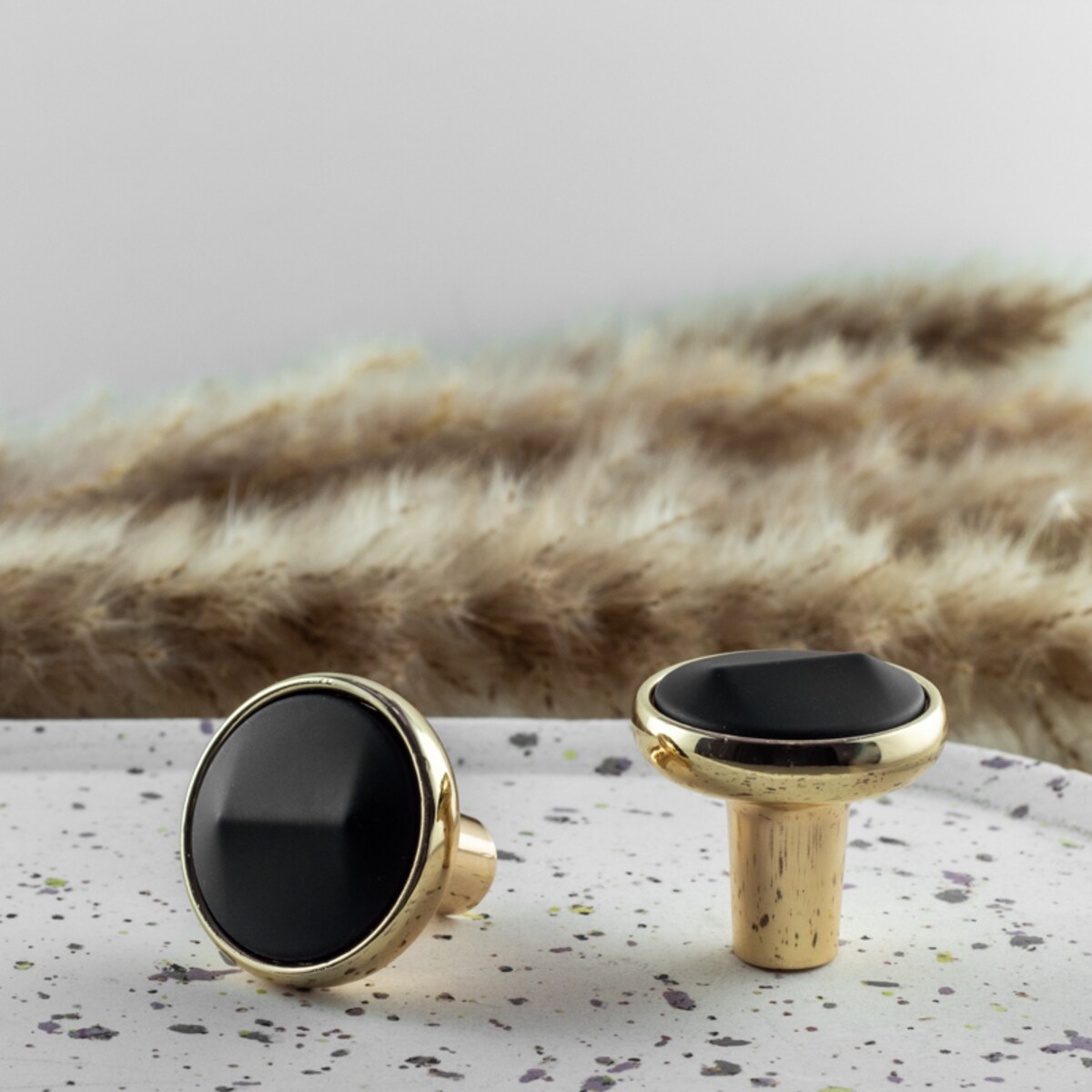 Gałka do mebli złota meblowa uchwyt z czarnym kamieniem