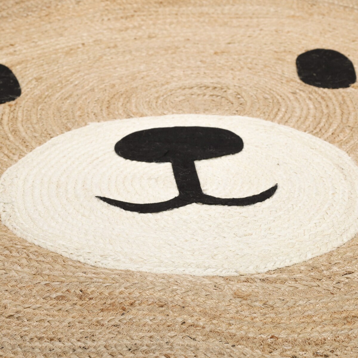 Dywanik do pokoju dziecięcego NIMI, miś z uszkami, Ø 117 cm